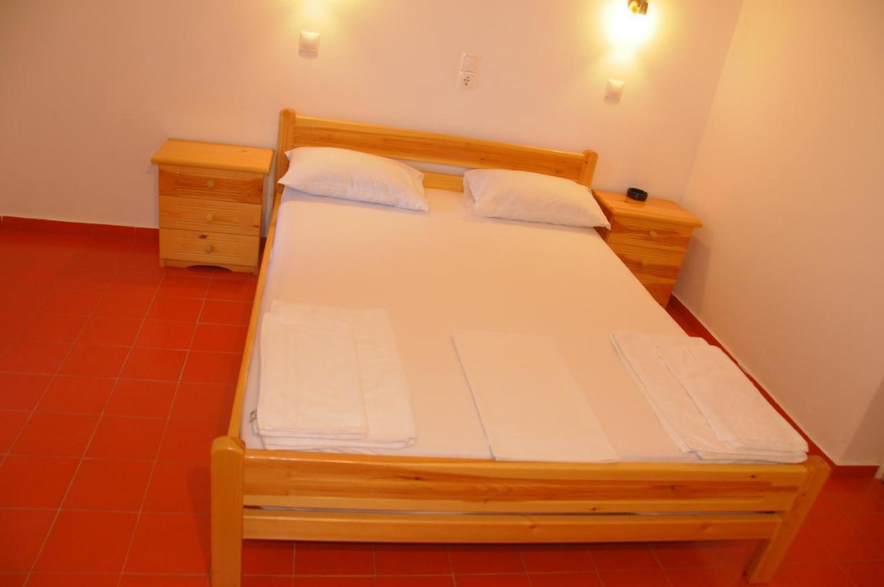 Chalikias Rooms Asprogerakata Dış mekan fotoğraf