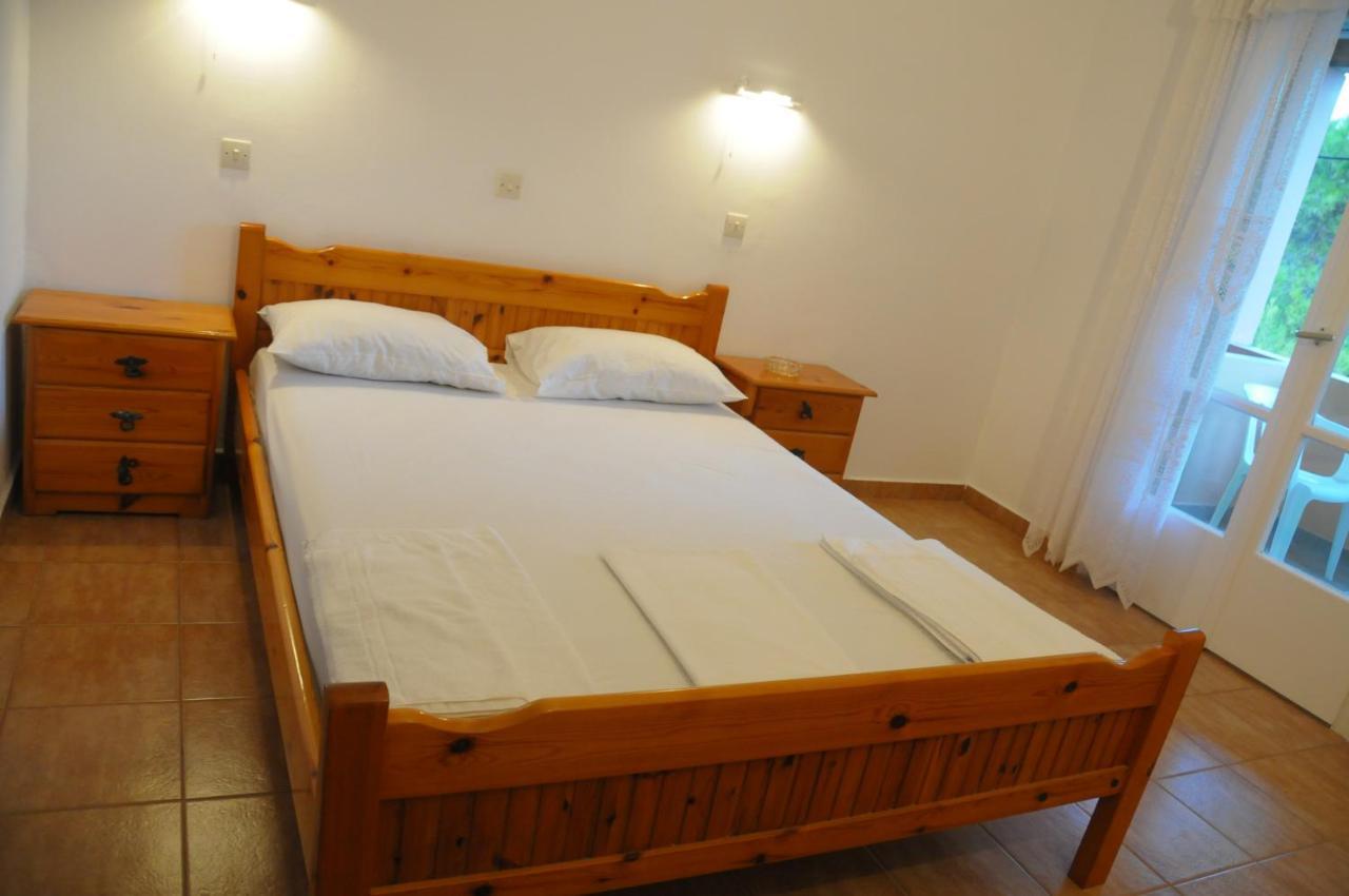 Chalikias Rooms Asprogerakata Dış mekan fotoğraf