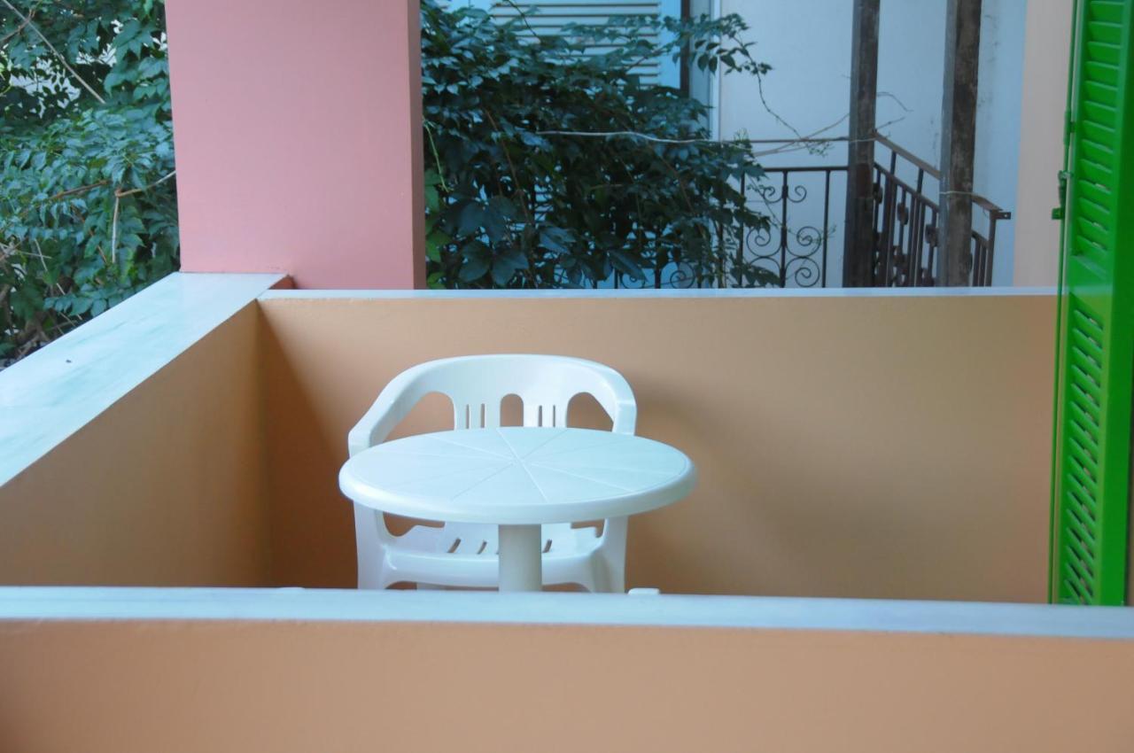 Chalikias Rooms Asprogerakata Dış mekan fotoğraf