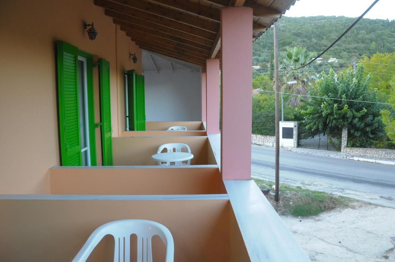 Chalikias Rooms Asprogerakata Dış mekan fotoğraf