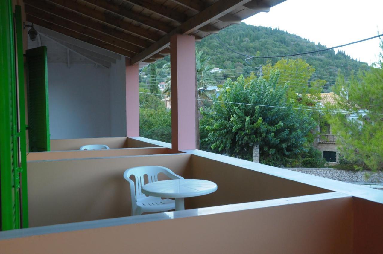 Chalikias Rooms Asprogerakata Dış mekan fotoğraf